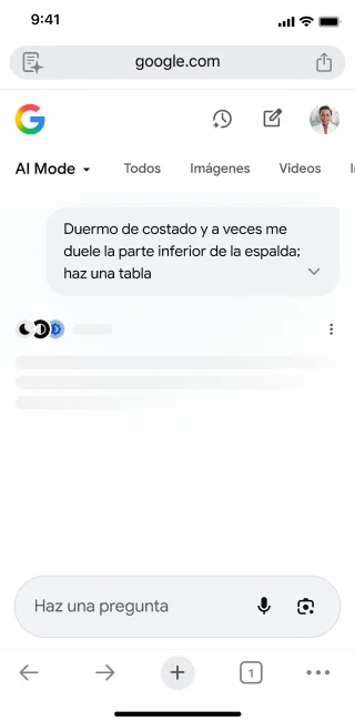 Desde la pantalla principal de la app para dispositivos móviles de Chrome, un usuario abre el modo de IA. Presiona 