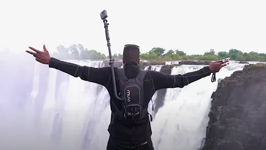 Google Street View seorang jurugambar profesional menghubungkan Zimbabwe dengan dunia